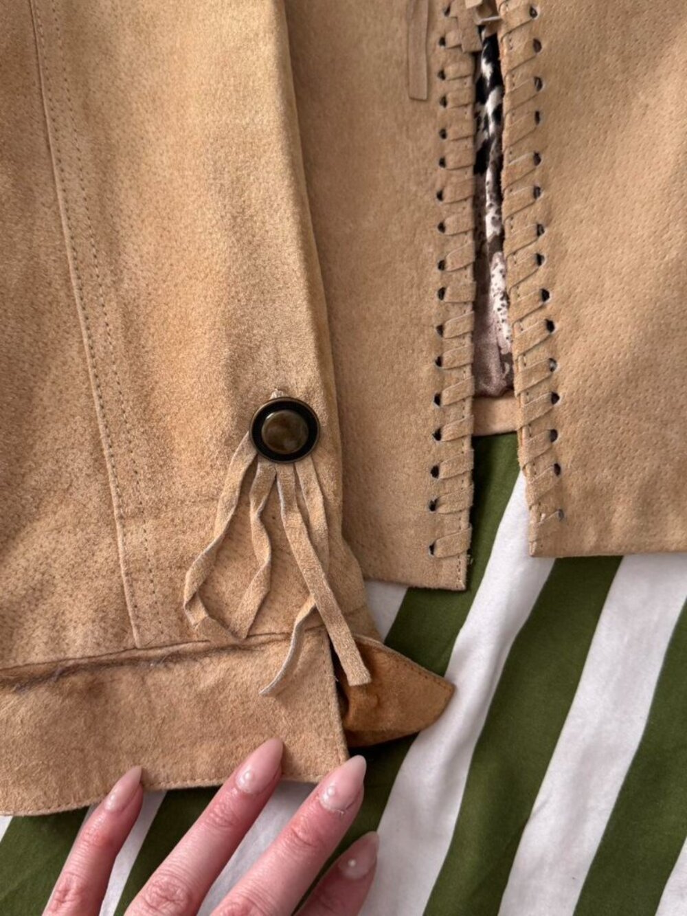 Vintage Suede Western Jacket with Fringe - Picture 2 of 7